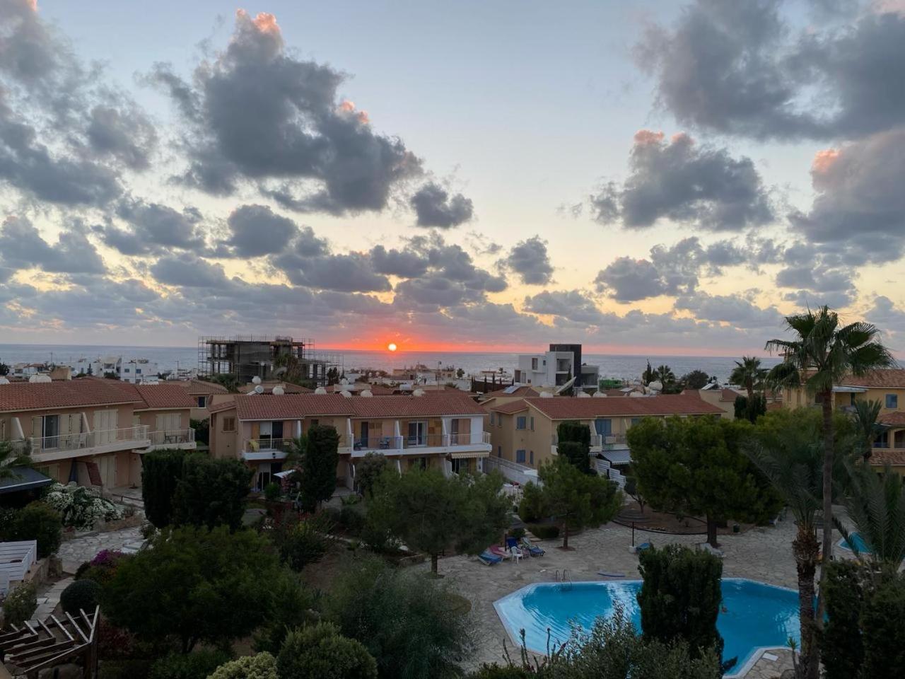 Newly Renovated- Regina Gardens 1, Venus Beach 500 M, Sea&Sunsets View, License Ooo7141 Paphos ภายนอก รูปภาพ